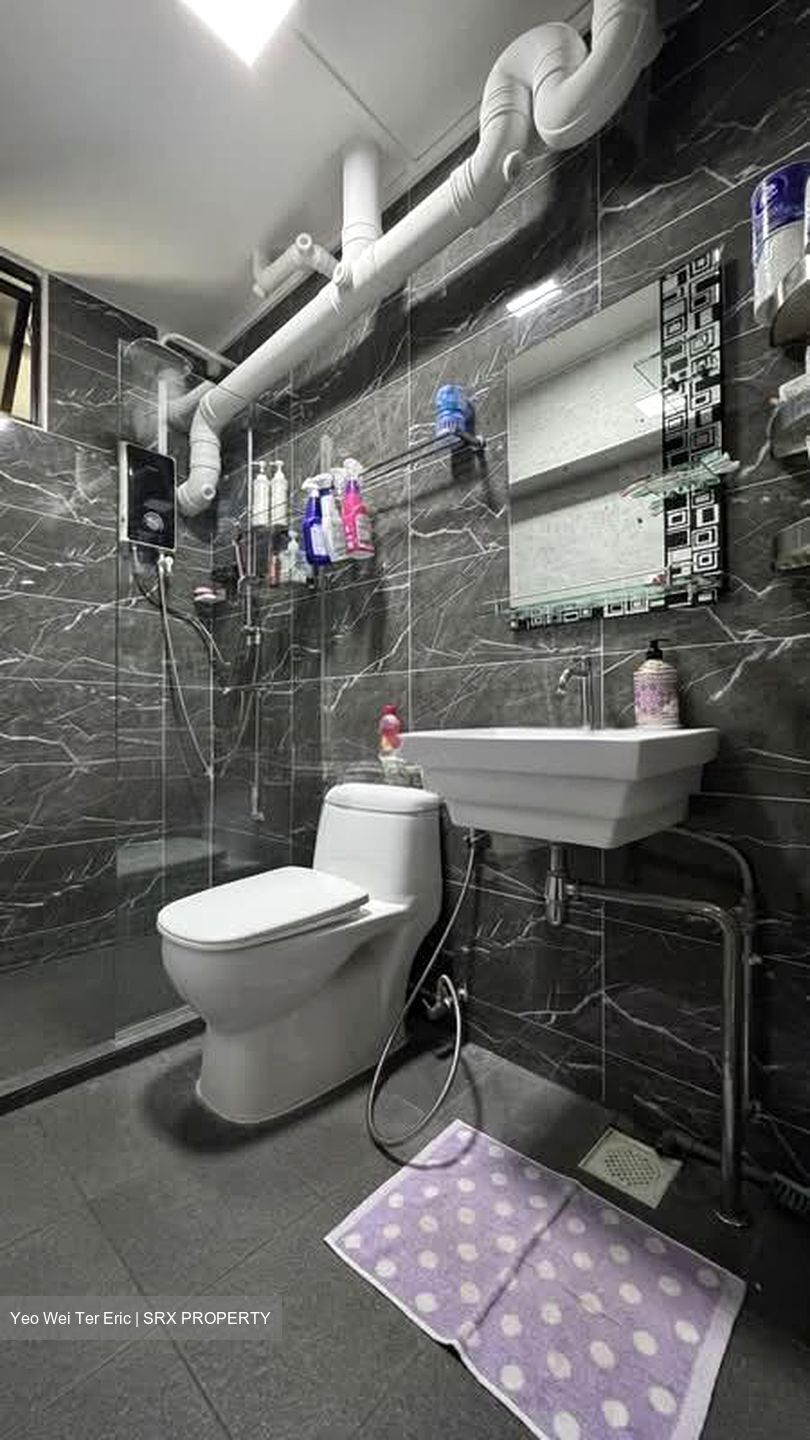 Blk 115 Ho Ching Road (Jurong West), HDB Executive #585415391
